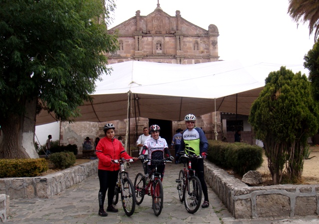 Ciclismo en Aculco Pueblo Mágico. Altrio de la Parroquia de San Jerónimo Aculco