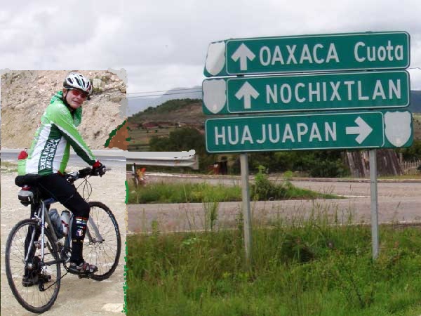 Cicloturista en la etapa final de la ruta 2 Tehuacán Puebla -Nochixtlán Estado de Oaxaca