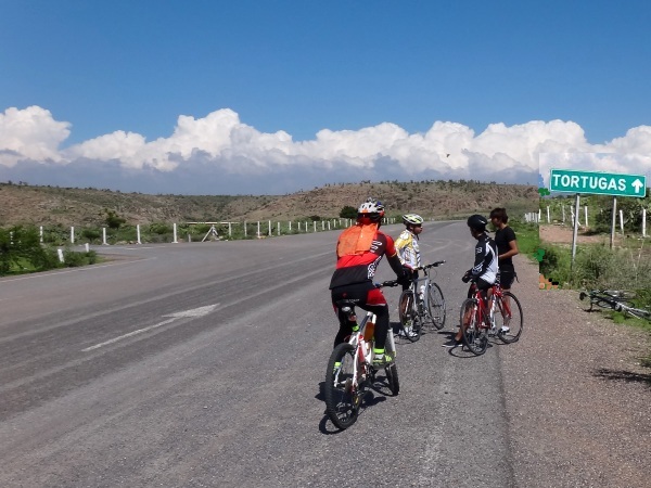 Receso cicloturista en la ruta Rincón de Romos-Boca del Túnel-San José de Gracia Pueblo Mágico Estado de Aguascalientes