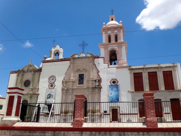 Parroquia de Ntra. Señora de Belén, contruida de 1705 a 1715 y restaurada en 1930, de estilo barroco, Real de Asientos Ags.