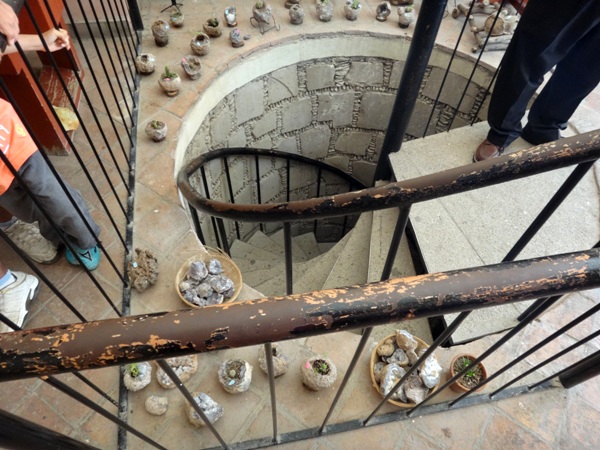 Escalera de caracol para entrar a los túneles de la Parroquia de Ntra. Señora de Belén, Real de Asientos Ags.