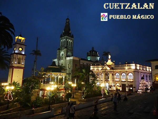 Cuetzalan Pueblo Mágico de Noche, Estado de Puebla. Senderismo México