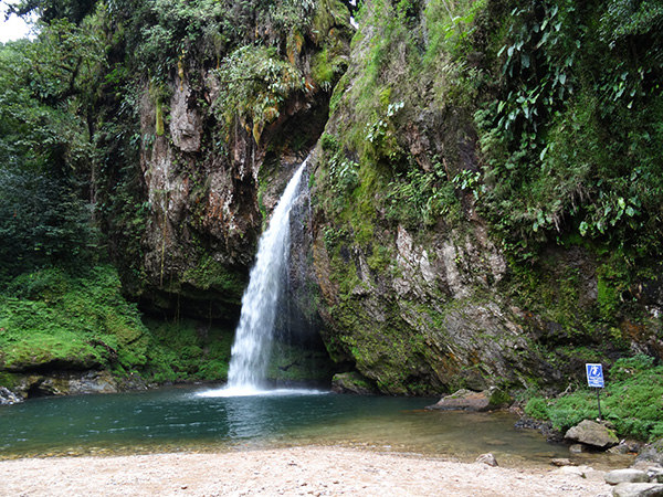Cascada las Brisas, Tzicuilan municipio de Cuetzalan Estado de Puebla. Senderismo México