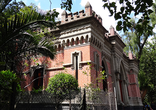 Antigua Casa de los Espejos, Bosque de Chapultepec Alcaldía Miguel Hidalgo CDMX. Senderismo urbano