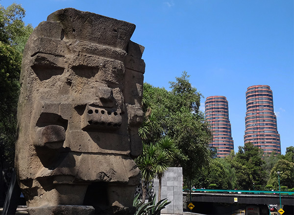 Tlaloc ''Dios de la LLuvia'', Paseo de la Reforma, Museo Nacional de Antropología CDMX. Senderismo Urbano
