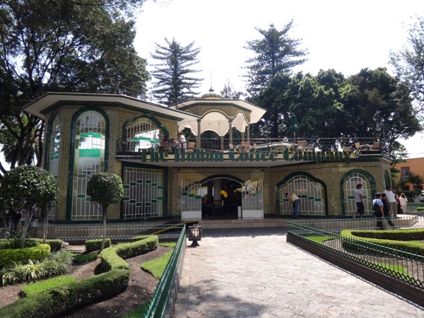 Kiosco del jardín central de Atlixco de influencia árabe. Estado de Puebla, senderismo urbano México