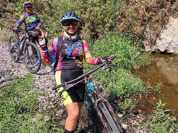 Ciclistas MTB del Grupo FitFat Bikers, en el fondo de la Barranca Muro el Llorón, ruta a Atotonilco Estado de Morelos México