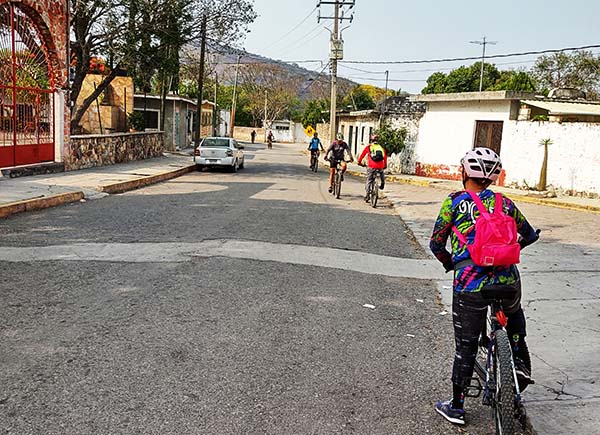 Tlayecac primera escala ruta MTB rumbo a Atotonilco Estado de Morelos. Grupo FitFat Bikers