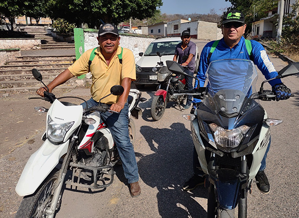 En Huichila. Organizadores y apoyo en motos a la Rodada El Limón, Tepalcingo Morelos