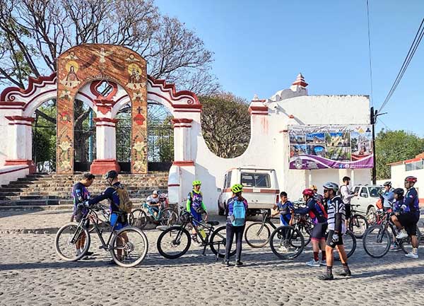 Ciclistas MTB en Zacuapalpan, rodada con Belem Guerrero. Estado de Morelos