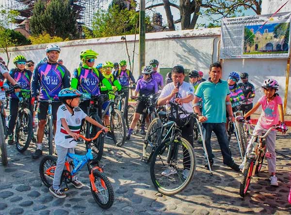 Formación de salida Rodada MTB con Belem Guerrero en Municipio de Amilpas, Estadp de Morelos. Grupo FitFat Bikers