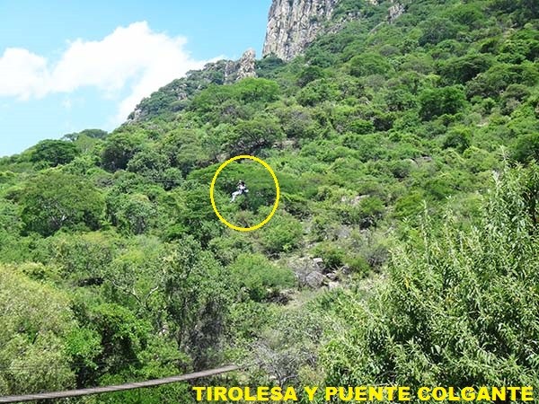 Tirolesa y puente colgante, Cerro del Chumil, Jantetelco Estado de Morelos México