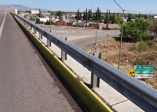 Puente y entronque a Lázaro Cárdenas Chih.