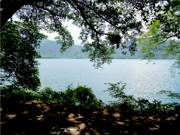Paisaje de la Laguna Santa Ma. del Oro, Nayarit