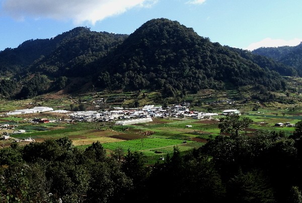 Valle de Zinacantán Chiapas, espacio sagrado rodeado de montañas. Cicloturismo 2017