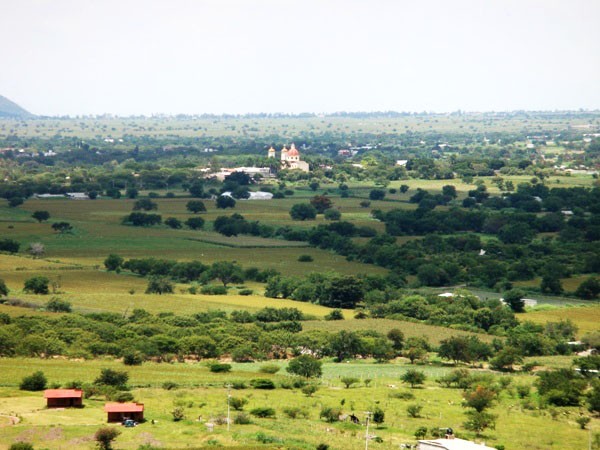Panorámica del Valle de Morelos, vista desde el Cerro Chalcatzingo, municipio de Jantetelco Estado de Morelos. Senderismo México