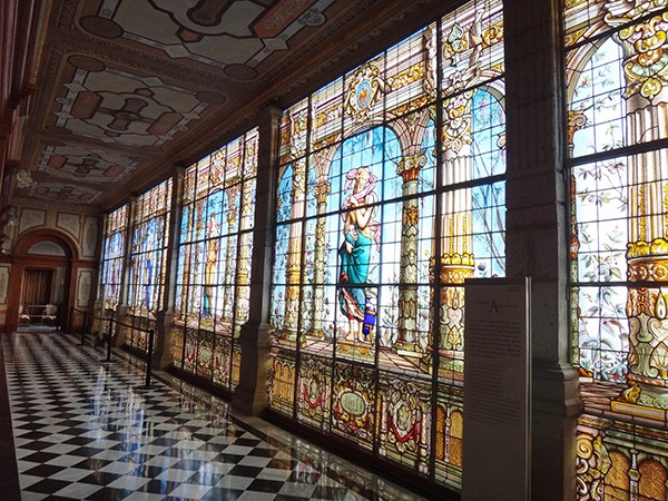 Galería de emplomados y vitrales: Fertilidad y abundancia. Interior del Castillo de Chapultepec, Alcaldía Miguel Hidalgo CDMX. Senderismo urbano