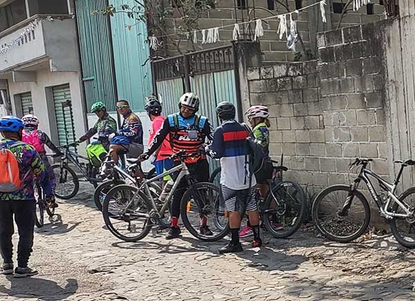 Ciclistas MTB en Temoac, Estado de Morelos