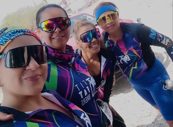 Damas ciclistas MTB grupo FitFat Bikers Jonacatepec en Huichila, ruta El Limón.  Tepalcingo Morelos