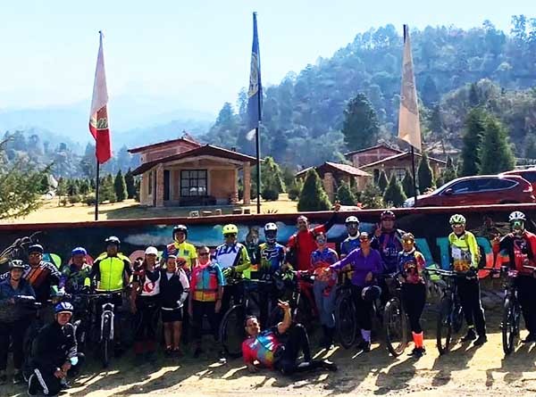 Ciclistas de montaña en Bosque Esmeralda Amecameca EdoMex. Grupo FitFat de Jonacatepec y de Cuautla, Cocoyoc, Tlaquiltenango y Jojutla